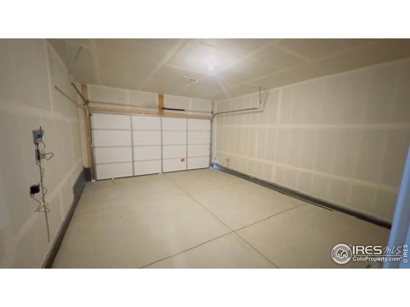 Spacious, unfurnished interior of a new home in Granary, Johnstown (Image 22).