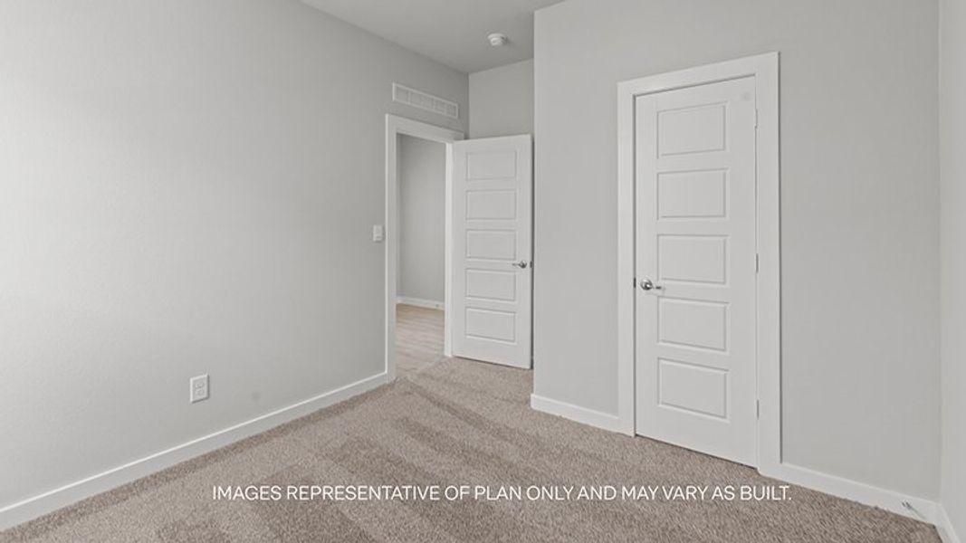 Spacious, unfurnished interior of a new home in Westmont, Lubbock (Image 21).