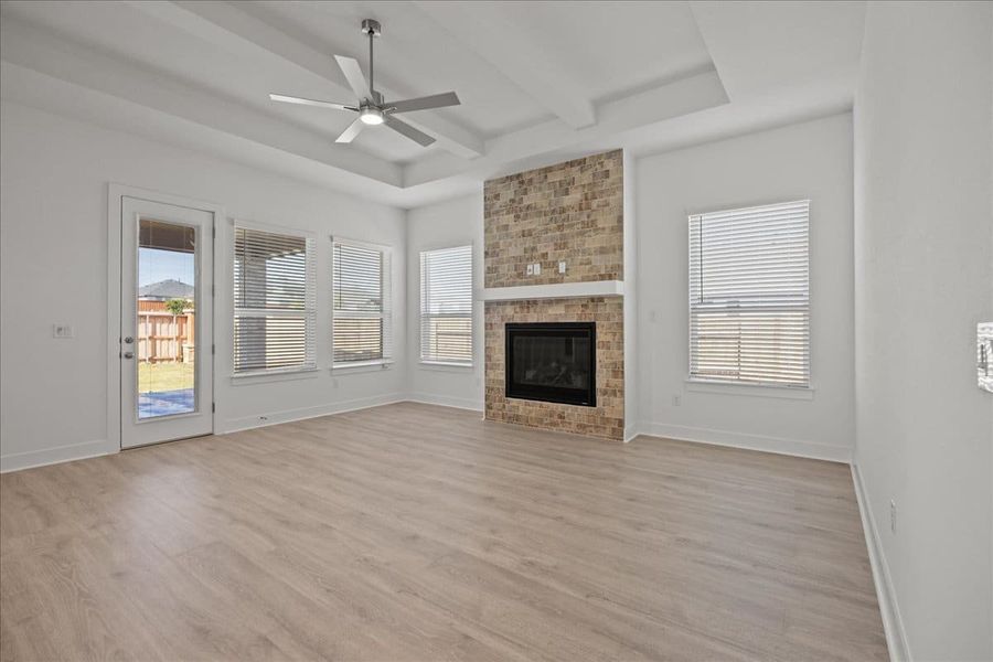 Spacious, unfurnished interior of a new home in Village at Three Oaks, Seguin (Image 20).