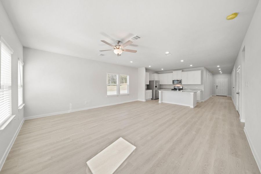Spacious, unfurnished interior of a new home in Lexington Heights, Willis (Image 15). Spacious, unfurnished interior of a new home in Lexington Heights, Willis (Image 15).