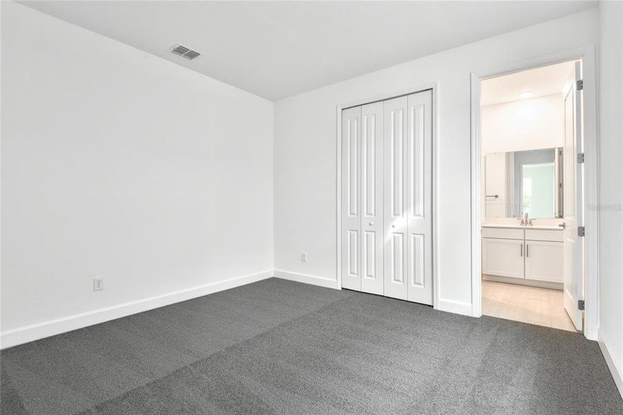 Spacious, unfurnished interior of a new home in , Tavares (Image 12).