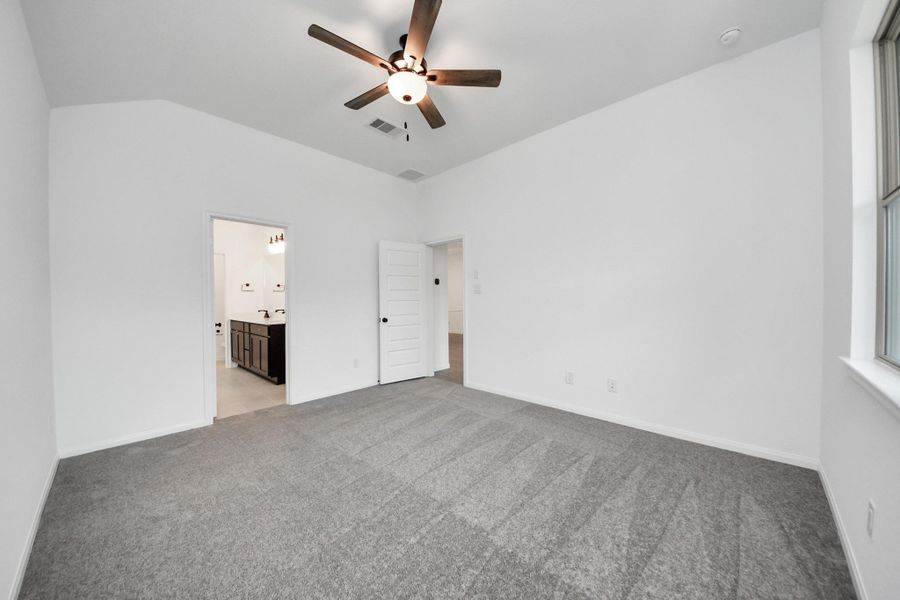Spacious, unfurnished interior of a new home in Elyson, Katy (Image 26).