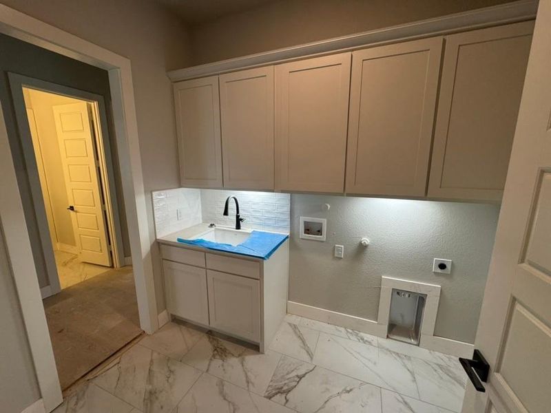 Furnished interior view inside a new home in King Crossing Estates, Van Alstyne (Image 5). Furnished interior view inside a new home in King Crossing Estates, Van Alstyne (Image 5).