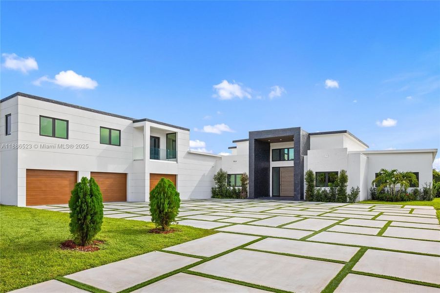 Image 40 of a home in .