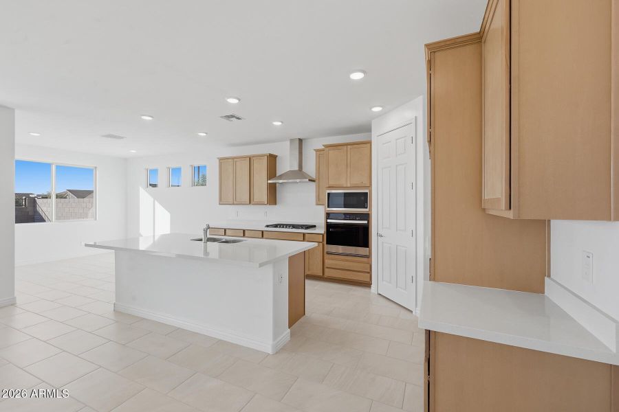 PHX_Miravida_Lot 1151_Dove_14837_Kitchen