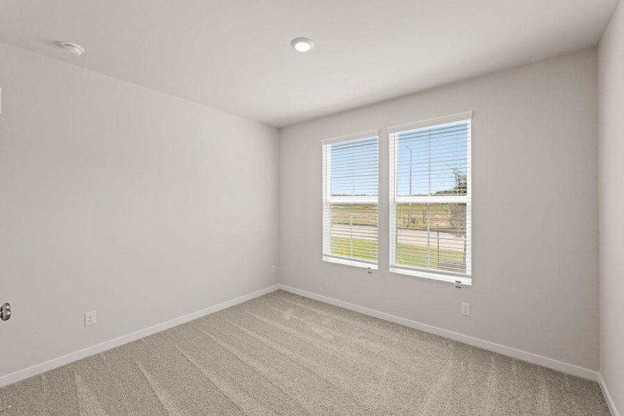 Spacious, unfurnished interior of a new home in Caney Mills, Conroe (Image 20).