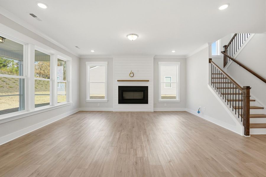 Spacious, unfurnished interior of a new home in Rone Creek, Waxhaw (Image 24).