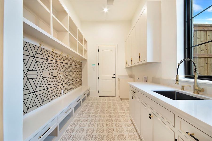 Furnished interior view inside a new home in , Dallas (Image 7).