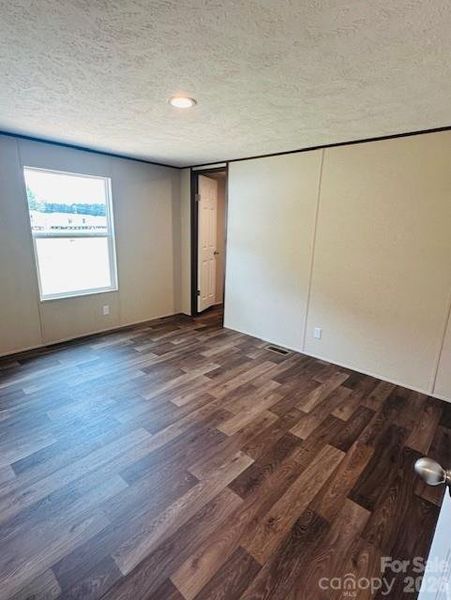 Spacious, unfurnished interior of a new home in , Lawndale (Image 10).