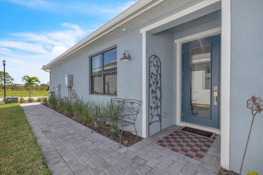 Exterior details and patio area of a home in , Venice (Image 28).