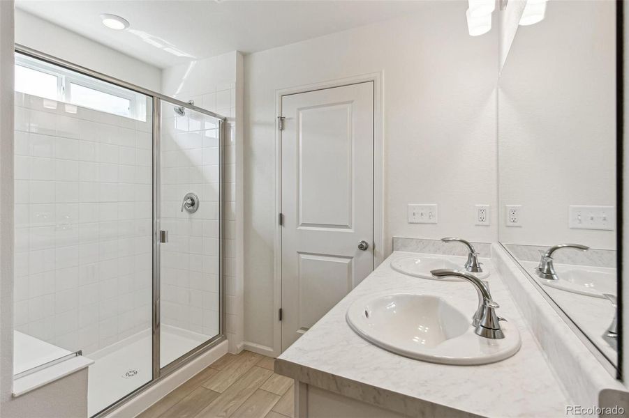 Furnished interior view inside a new home in Turnberry, Commerce City (Image 9).