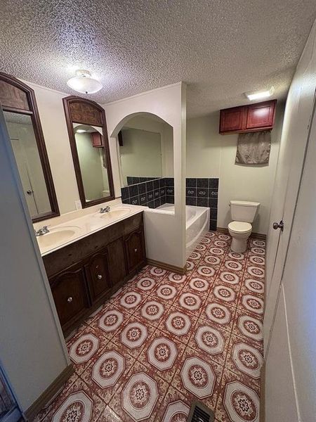 Furnished interior view inside a new home in , Kaufman (Image 6).