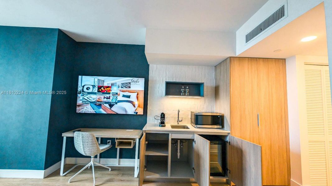 Furnished interior view inside a new home in Gale Hotel & Residences Miami (former Natiivo), Miami (Image 9). Furnished interior view inside a new home in Gale Hotel & Residences Miami (former Natiivo), Miami (Image 9).