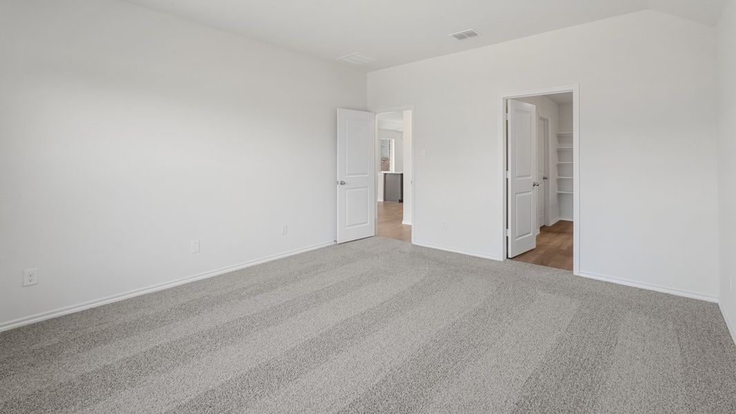 Spacious, unfurnished interior of a new home in Blaire Lake, Tyler (Image 18).