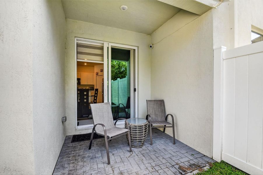 Exterior details and patio area of a home in , Lake Worth (Image 28).