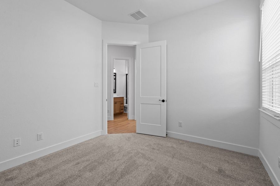 Spacious, unfurnished interior of a new home in Fulshear Lakes, Fulshear (Image 62). Spacious, unfurnished interior of a new home in Fulshear Lakes, Fulshear (Image 62).