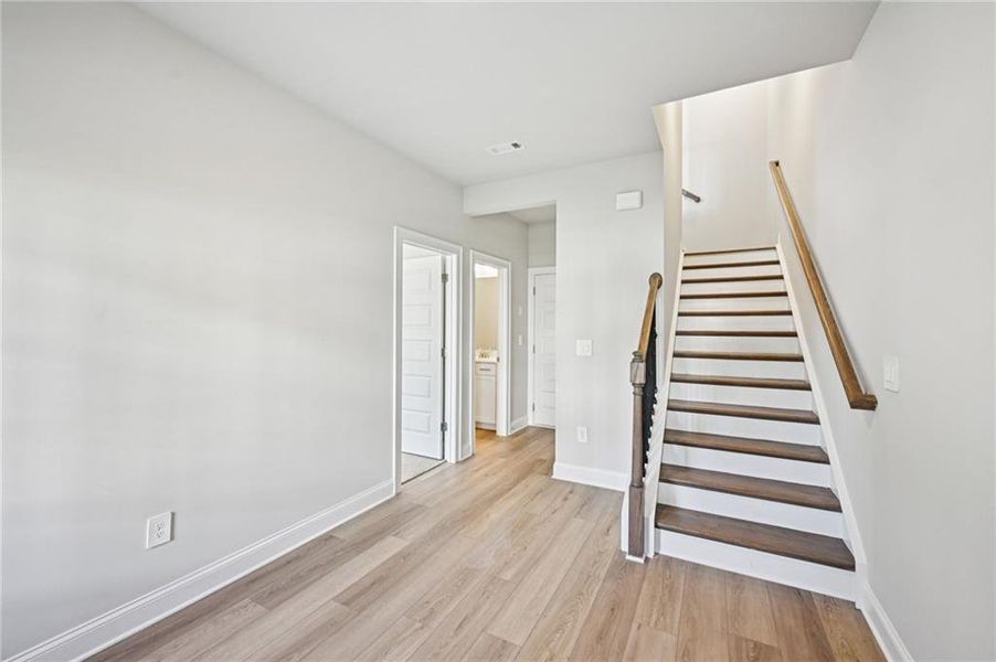 Spacious, unfurnished interior of a new home in , Lawrenceville (Image 24).