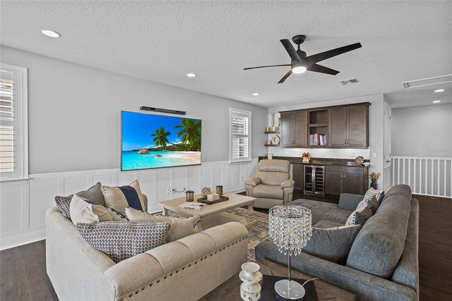 Furnished interior view inside a new home in , Orlando (Image 48).