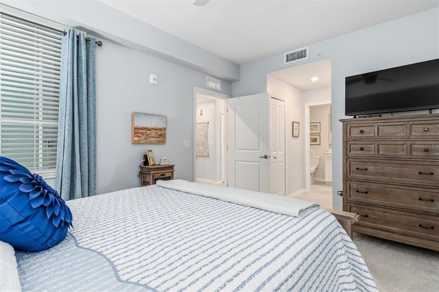 Furnished interior view inside a new home in , Venice (Image 11).