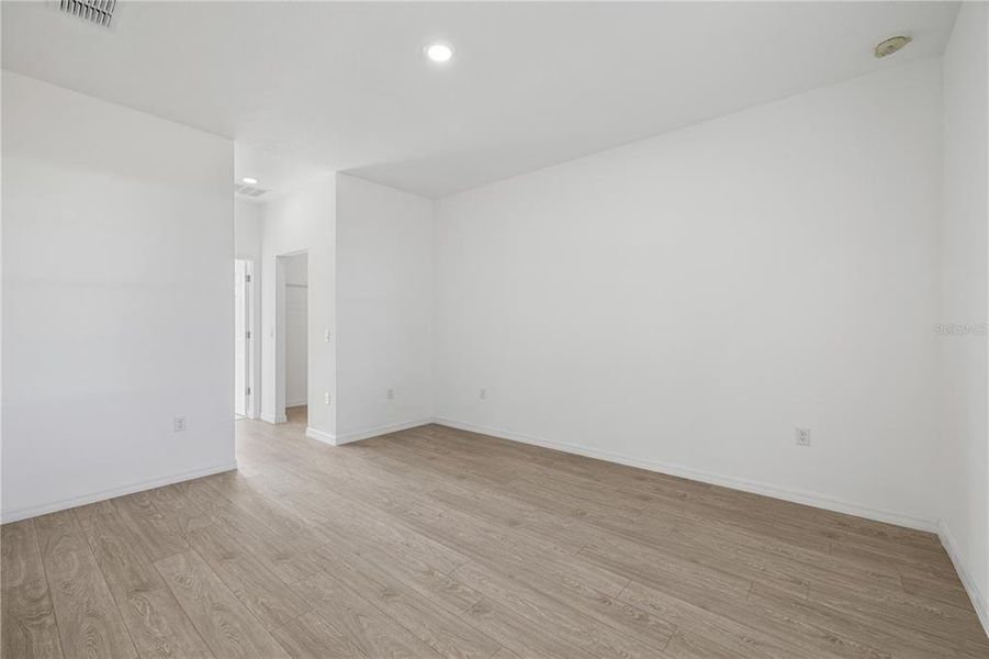 Spacious, unfurnished interior of a new home in , Poinciana (Image 29).