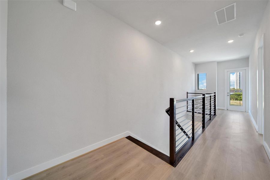 Spacious, unfurnished interior of a new home in Lago Pointe, Seabrook (Image 29). Spacious, unfurnished interior of a new home in Lago Pointe, Seabrook (Image 29).