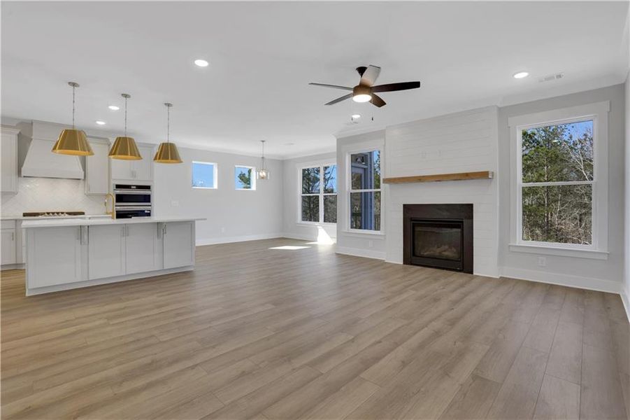 Spacious, unfurnished interior of a new home in Cambridge, Flowery Branch (Image 48).