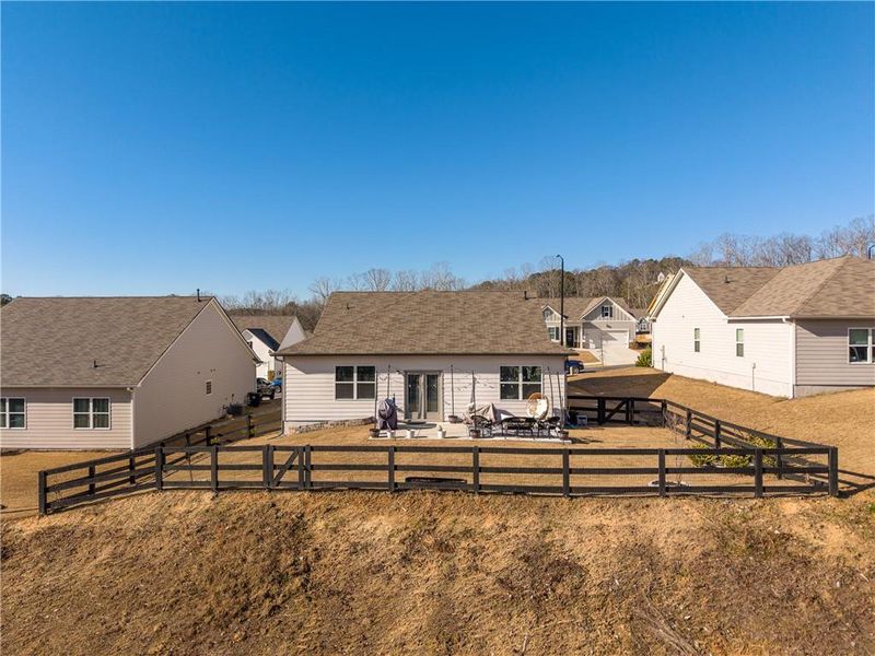 Exterior details and patio area of a home in Lost Creek, Dallas (Image 28).