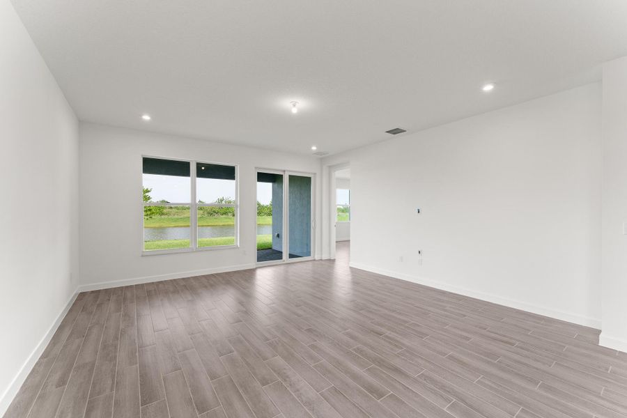 Spacious, unfurnished interior of a new home in , Port St. Lucie (Image 11).
