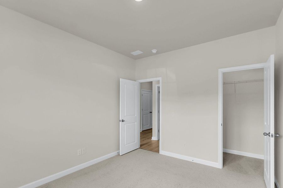 Spacious, unfurnished interior of a new home in , Summerville (Image 22).