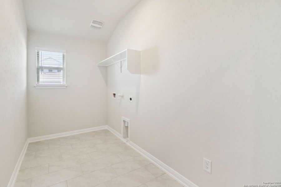 Spacious, unfurnished interior of a new home in Legendary Trails - Classic Series, Cibolo (Image 35).