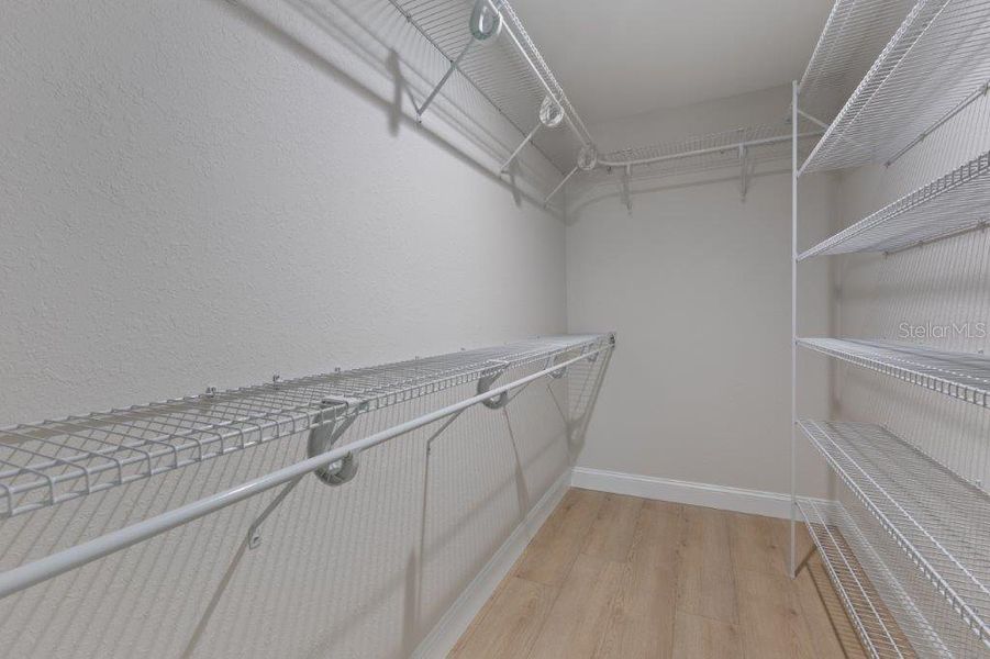 Spacious, unfurnished interior of a new home in , Citrus Springs (Image 28).