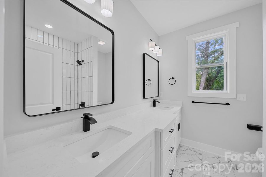 Furnished interior view inside a new home in , Kannapolis (Image 10).