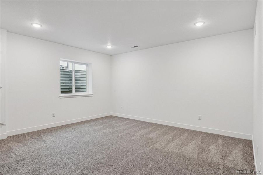Spacious, unfurnished interior of a new home in The Summit at Meridian, Englewood (Image 15).