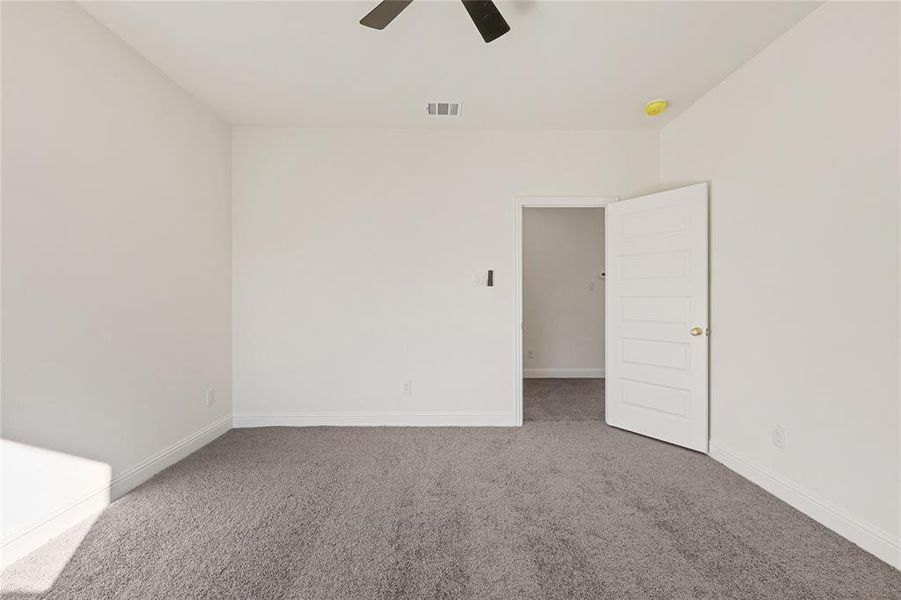 Spacious, unfurnished interior of a new home in , Fort Worth (Image 13).