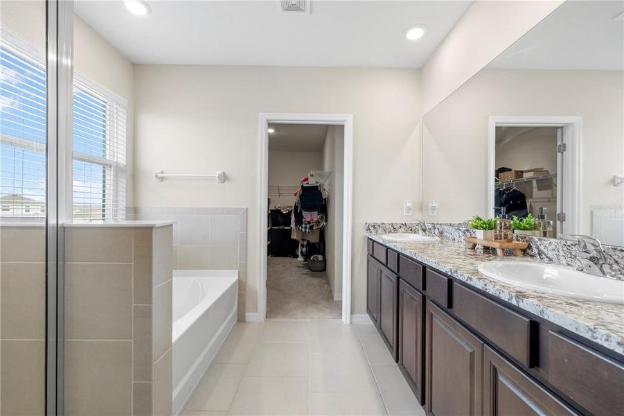 Furnished interior view inside a new home in , Wesley Chapel (Image 22).
