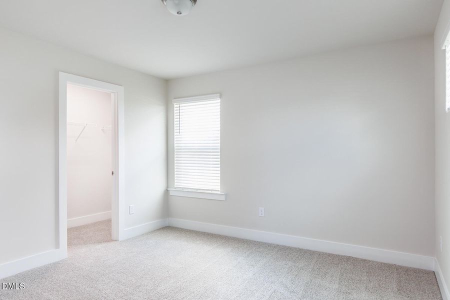 RDU_BeverlyPlace_Lot135_Redwood_QMI (28)