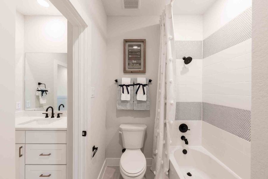 Representative furnished interior of a home built from the Meritage by Tri Pointe Homes in Legacy Grove 1/2 Acre, Montgomery (Image 41).