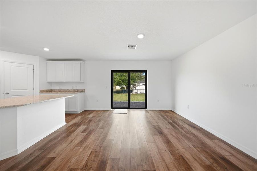 Spacious, unfurnished interior of a new home in , Port Charlotte (Image 35).