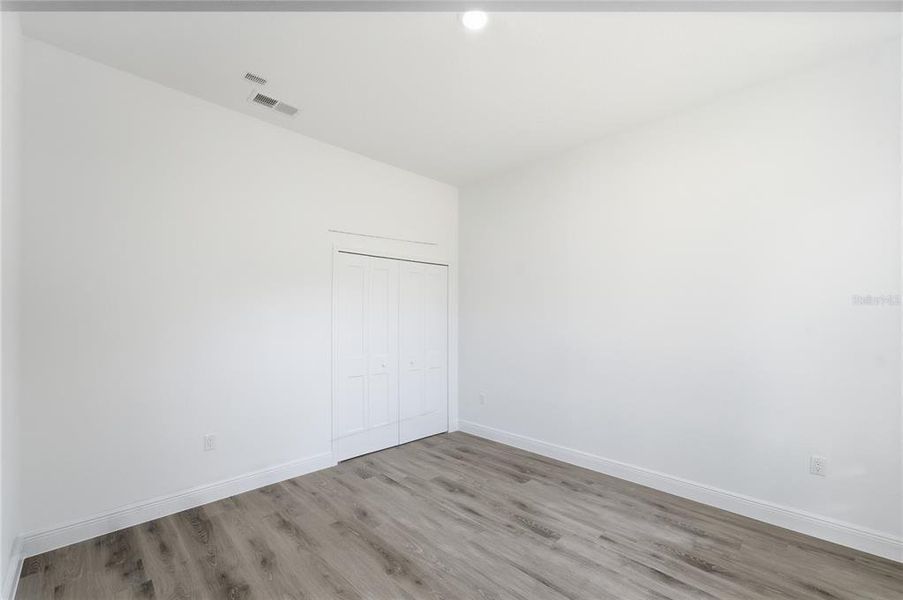 Spacious, unfurnished interior of a new home in , Ocala (Image 17).