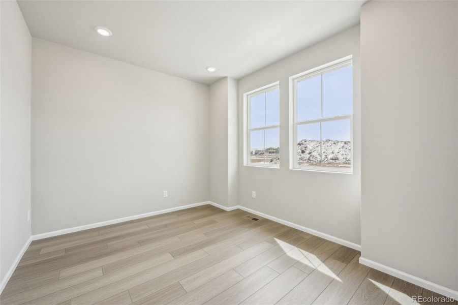 Spacious, unfurnished interior of a new home in The Villas Collection at Sterling Ranch, Littleton (Image 35).