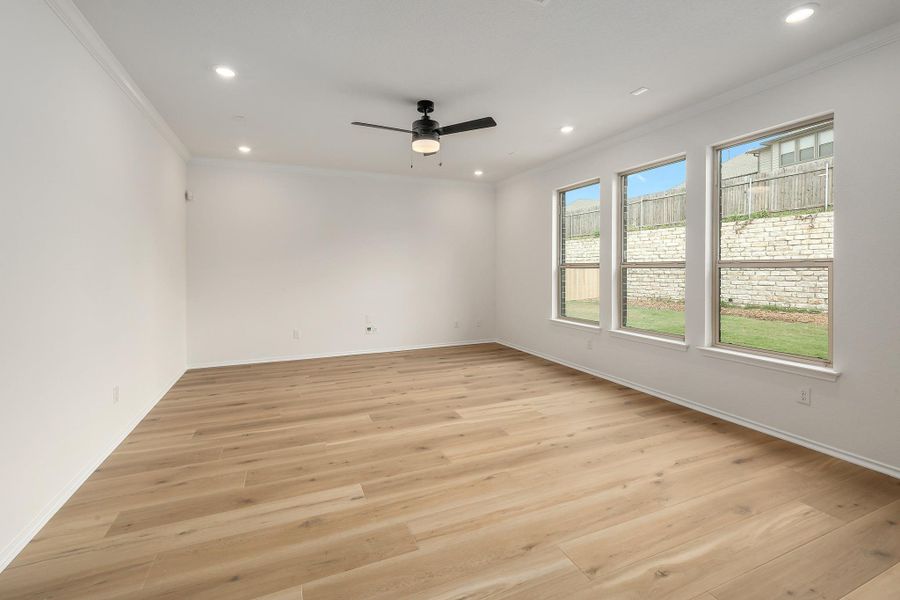 Spacious, unfurnished interior of a new home in River Bluff, Leander (Image 15).