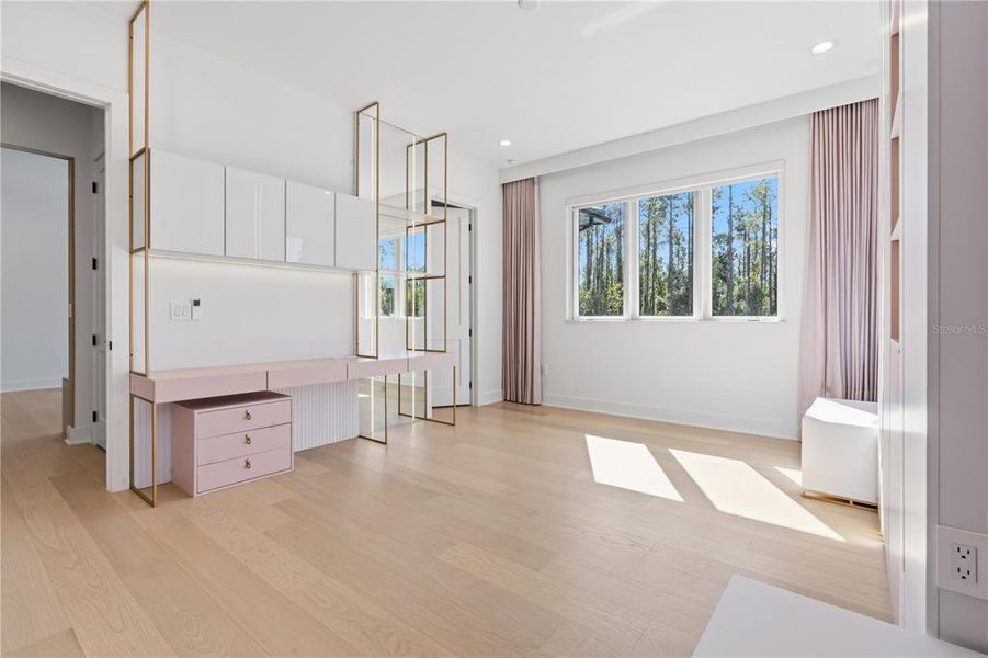 Furnished interior view inside a new home in , Montverde (Image 81).