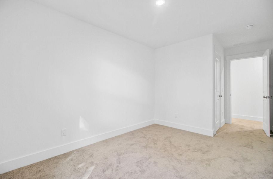 Spacious, unfurnished interior of a new home in , Charleston (Image 22).