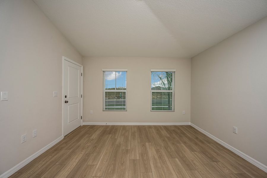 Spacious, unfurnished interior of a new home in Scenic Terrace, Haines City (Image 60).