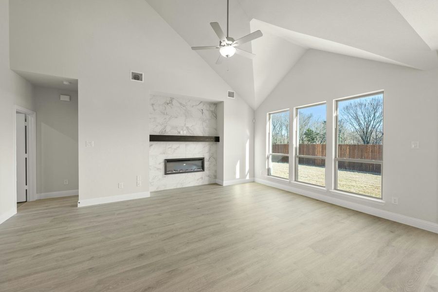 Spacious, unfurnished interior of a new home in Kentsdale Farms, DeSoto (Image 21). Spacious, unfurnished interior of a new home in Kentsdale Farms, DeSoto (Image 21).