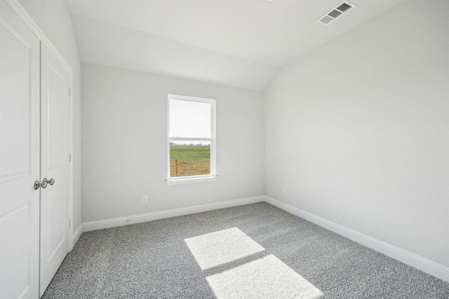 Spacious, unfurnished interior of a new home in Santorini, Seagoville (Image 12).