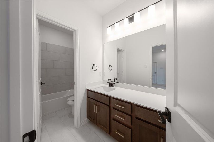 Furnished interior view inside a new home in Chalk Hill, Celina (Image 9).