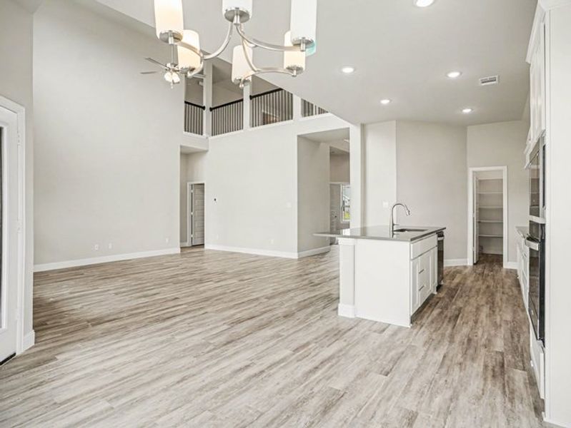 Spacious, unfurnished interior of a new home in Cole Crossing Estates, DeSoto (Image 17).