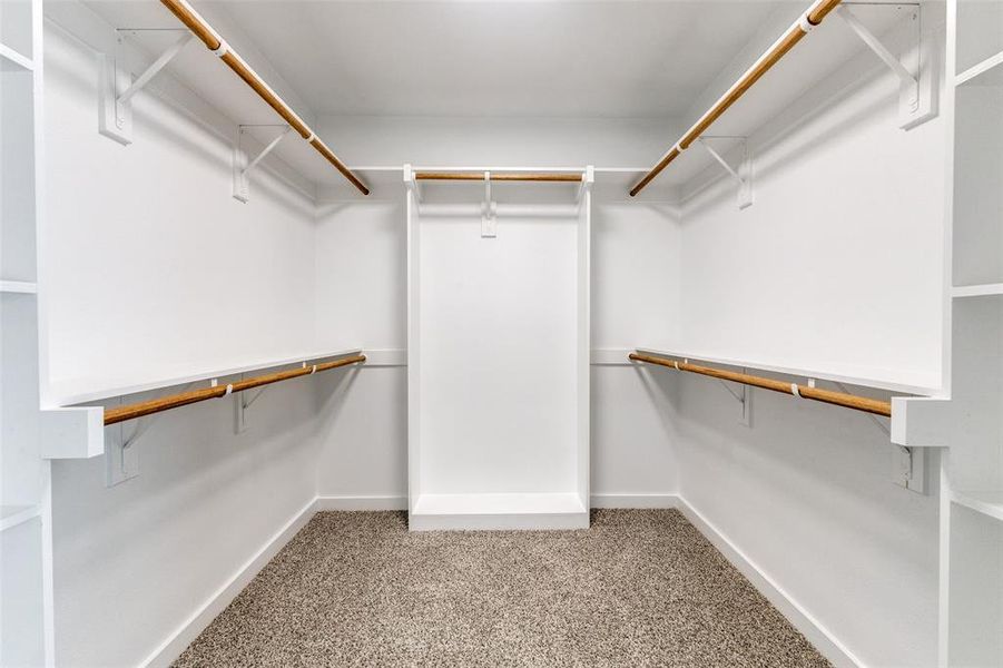 Spacious, unfurnished interior of a new home in , Dallas (Image 20).