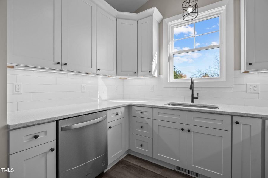 21-web-or-mls-DSC00259 21-web-or-mls-DSC00259